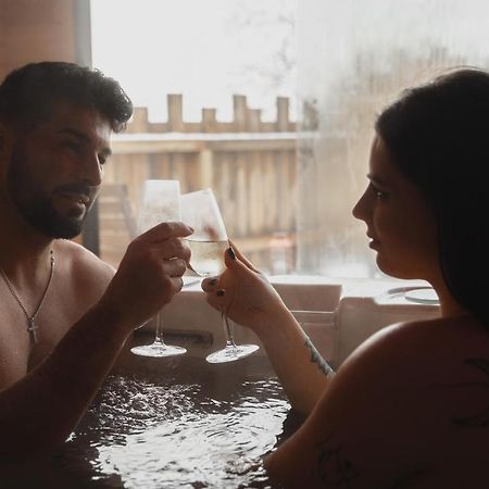 Вілла La Cabane Ofuro Celles  Екстер'єр фото
