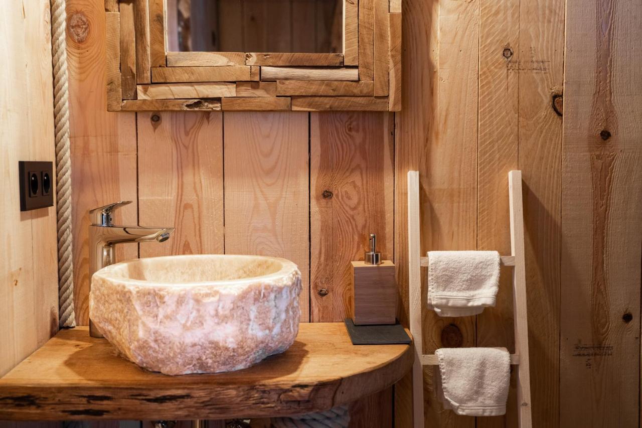 Вілла La Cabane Ofuro Celles  Екстер'єр фото